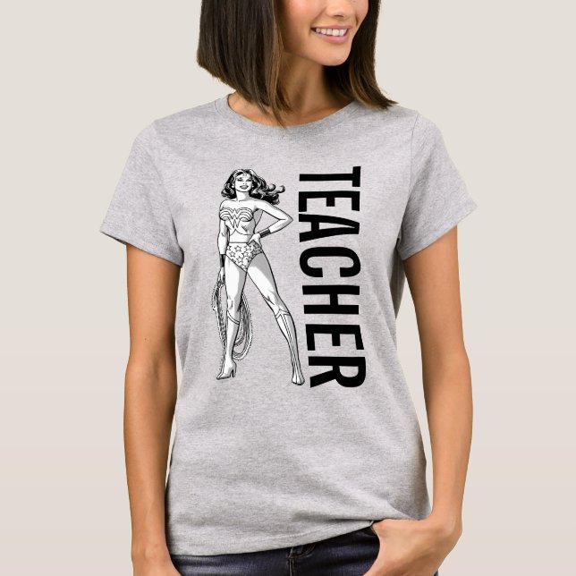 Camiseta Mujer Maravilla Maestra De Pose Blanco Y Negro (Anverso)