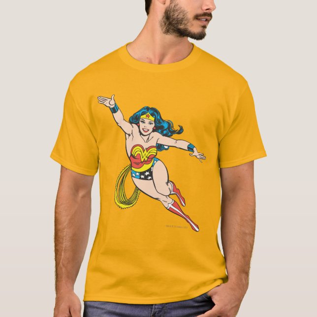 Camiseta Mujer Maravilla Volando Hacia Adelante (Anverso)