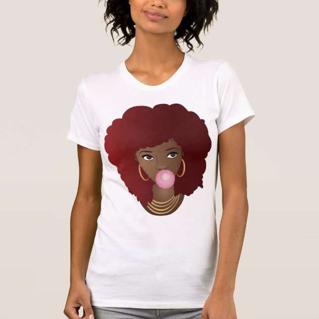 Camiseta Mujer negra, afro rojo, bazuqueo rosado (Anverso)