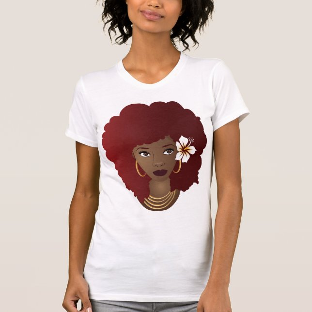 Camiseta Mujer negra, afro rojo, flor en el pelo natural (Anverso)
