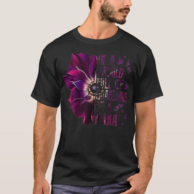 Camiseta Mujeres En Un Mundo Lleno De Abuelitos Sean Nana P (Anverso)