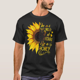 Camiseta Mujeres en un mundo lleno de abuelos sean Honey Su