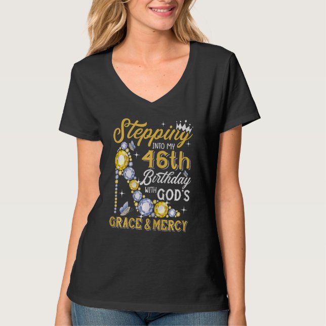 Camiseta Mujeres entrando a mi cumpleaños 46 con dioses (Anverso)