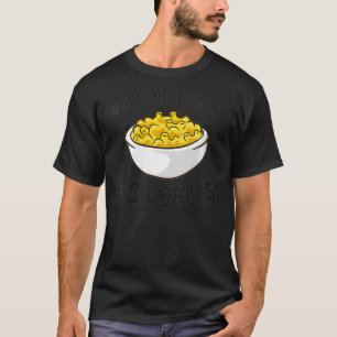 Camiseta Mujeres estoy aquí para el Mac y el queso VNeck
