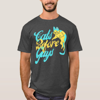 CAMISETA MUJERES GATOS ANTES DE CHICOS 