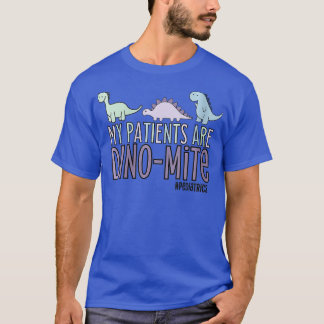Camiseta Mujeres Mis Pacientes Son Pediatría Dinomita VNeck