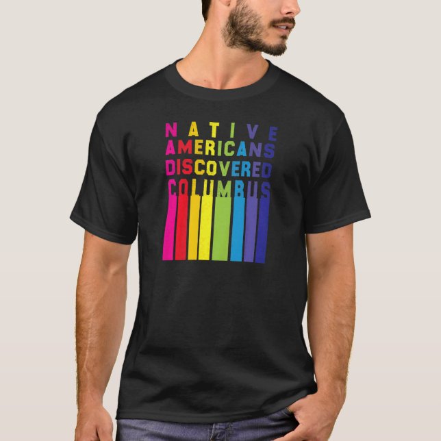Camiseta Mujeres nativas americanas descubiertas coloridas  (Anverso)