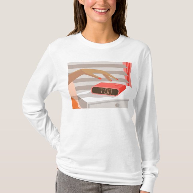 Camiseta Mujeres presionando con la mano el botón de snooze (Anverso)