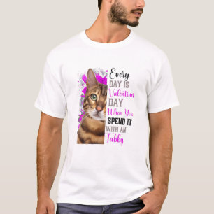 Camiseta Mujeres Tabby Cat Mom Día de San Valentín Cat Mama