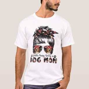 Camiseta Mujeres tratando a Walker Coonhound Mom Messy Bun