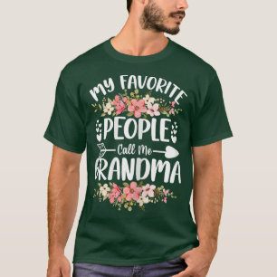 Camiseta Mujeres y mi gente favorita me llaman de la abuela