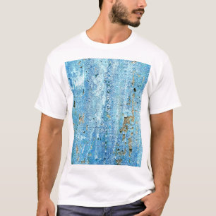 Camiseta Muro de hormigón texturado, manchas de óxido.