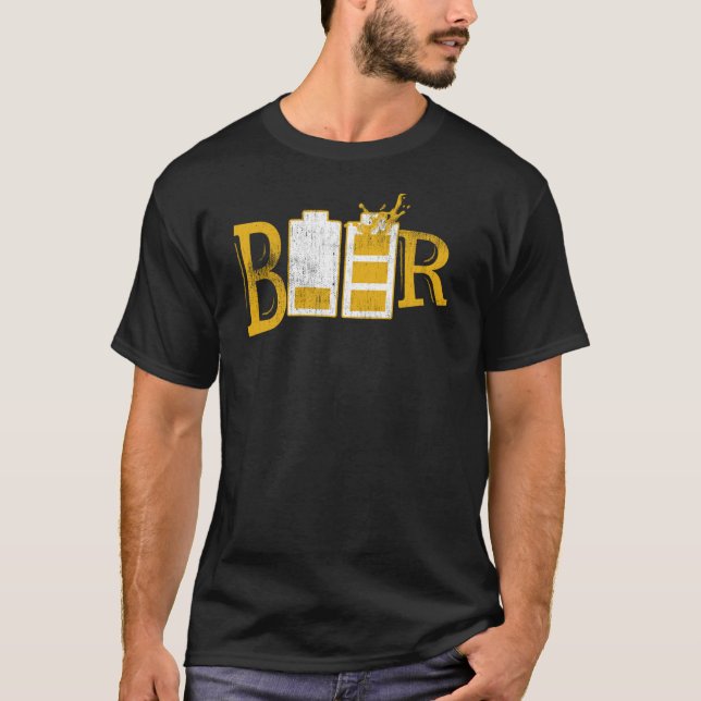 Camiseta Muy Bajo En La Necesidad De Cerveza Se Cerrará El  (Anverso)