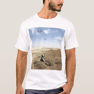 Camiseta MV-22B Ospreys sobrevuelan el corpismo del hospita