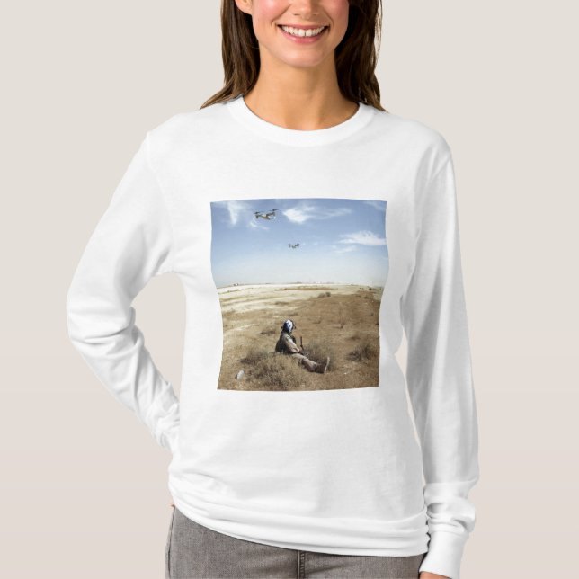 Camiseta MV-22B Ospreys sobrevuelan el corpismo del hospita (Anverso)