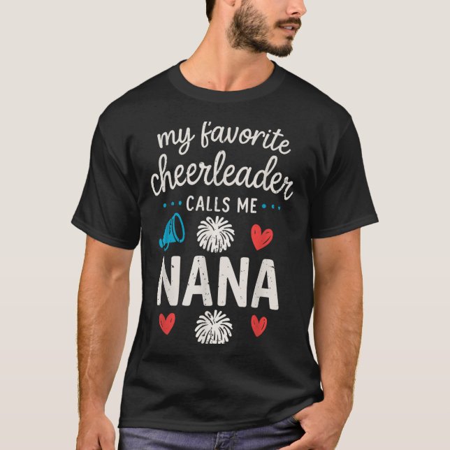 Camiseta My Favorite Cheerleader Calls Me Nana Grandma Chee (Anverso)