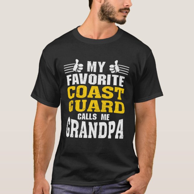 Camiseta My Favorite Coast Guard calls me Grandpa (Anverso)