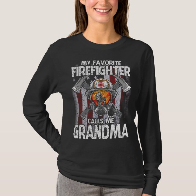 Camiseta My Favorite Firefighter Calls Me GRANDMA USA Flag (Anverso)