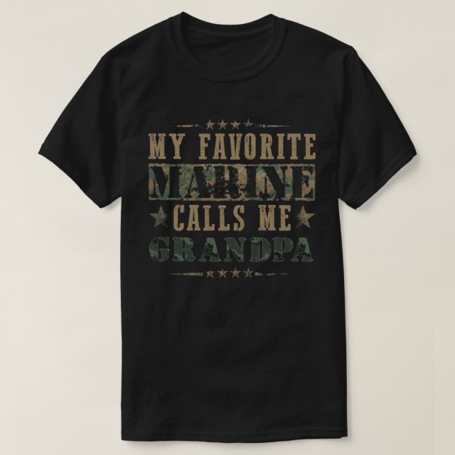 Camiseta My Favorite Marine Calls Me Grandpa American Flag  (Diseño del anverso)