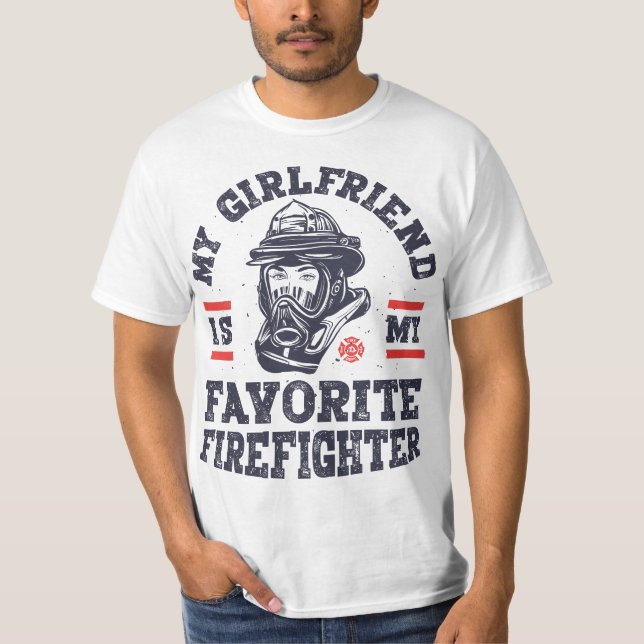 Camiseta My Girlfriend Is My Favorite Firefighter Funny Boy (Anverso)