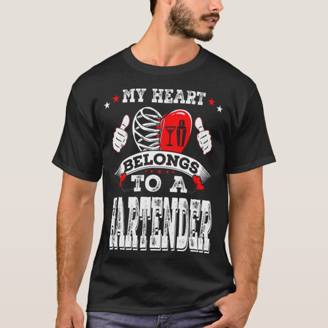 Camiseta My Heart Belongs To A Bartender Valentine Day  (Anverso)
