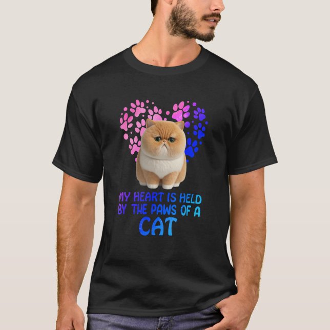 Camiseta My Heart Is Held By The Paws Of A Cat (Anverso)