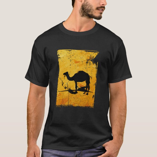 Camiseta Mystic Millie Camel T-Shirt (Anverso)