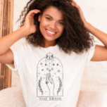 Camiseta Mystical Tarot Card La Fiesta de la Soltera<br><div class="desc">Este diseño presenta un diseño místico inspirado en la tarjeta celestial tarot. Vea toda la colección para ver más elementos coincidentes.</div>