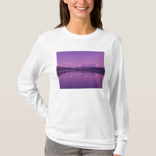 Camiseta NA, EE. UU., Alaska, Parque Nacional Denali, Lago