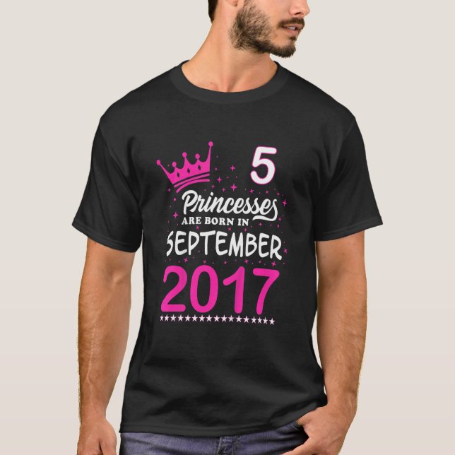 Camiseta Nacieron princesas rosadas de cumpleaños 5 niños e (Anverso)