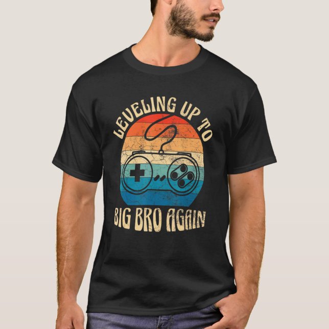 Camiseta Nacimiento Hermano Nivel Arriba Juego Nerd Computa (Anverso)