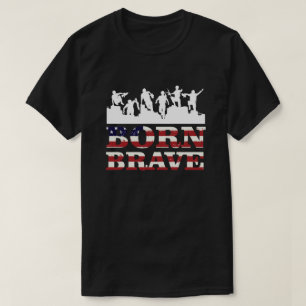 Camiseta Nació valiente bandera militar estadounidense