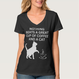 Camiseta Nada gana una gran taza de café y un gato