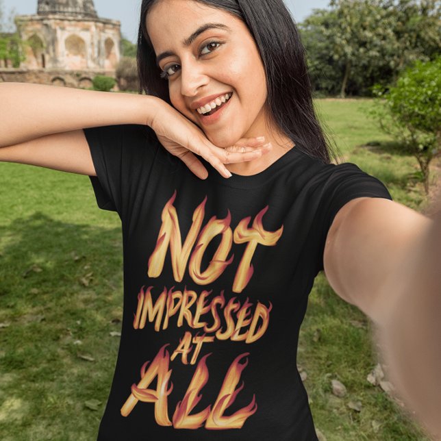 Camiseta Nada Impresionado - Tipografía Desconcertante (Subido por el creador)