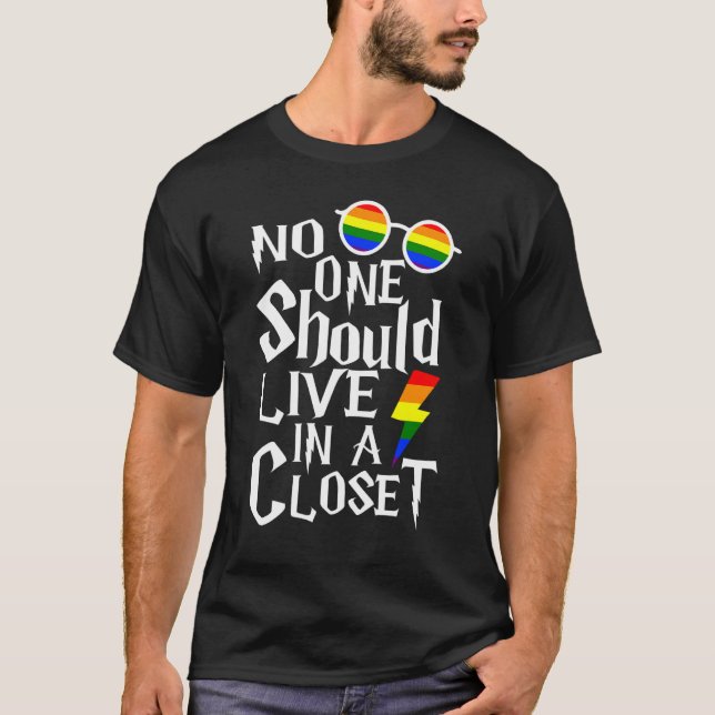 Camiseta Nadie Debería Vivir En Un Lgbt De Closet Q Orgullo (Anverso)