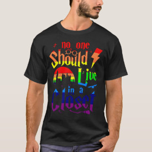 Camiseta Nadie Debería Vivir En Una Estrecha Lluvia Del Org