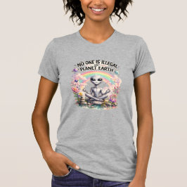 CAMISETA NADIE ES ILEGAL EN EL PLANETA TIERRA
