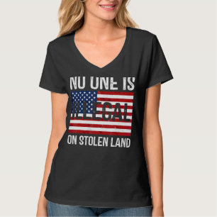 Camiseta Nadie Es Ilegal En La Bandera Estadounidense Robad