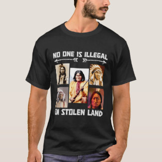 Camiseta Nadie Es Ilegal En Tierra Robada