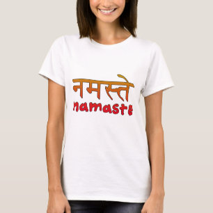 Camiseta Namaste en escritura inglesa y del Hindi