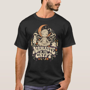 Camiseta Namaste en la Cripta divertida Momia Halloween Yog