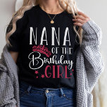 Camiseta Nana de la coincidencia de Personalizados de la br<br><div class="desc">¿Busca una manera única de mostrar su apoyo a la fiesta de cumpleaños de su familia? ¡No busque más que nuestra camisa del equipo de cumpleaños Nana del Chica de cumpleaños! Nuestros camisetas personalizados son perfectos para celebrar con todos en su vida. Ya sea que estén haciendo una pequeña reunión...</div>