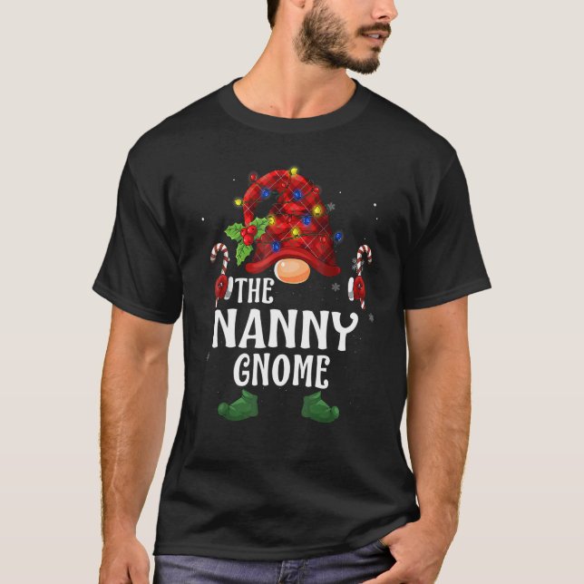 Camiseta Nanny Gnome Buffalo Plaid Mateo Familia Christma (Anverso)