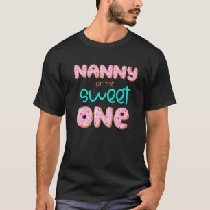 Camiseta Nanny of The Sweet One Birday Mateo Fam