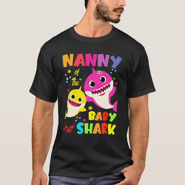 Camiseta Nanny Shark Gift Cute Baby Shark Family Matando O (Anverso)