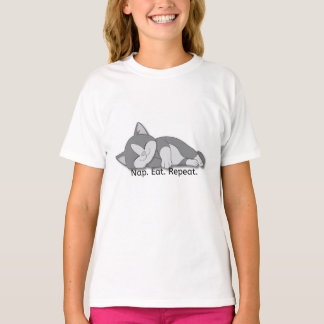 Camiseta Nap Eat Repeat T-shirt – Cute Sleeping Cat Graphic