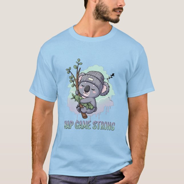 Camiseta Nap Game Strong – Cute Sleeping Koala  (Anverso)