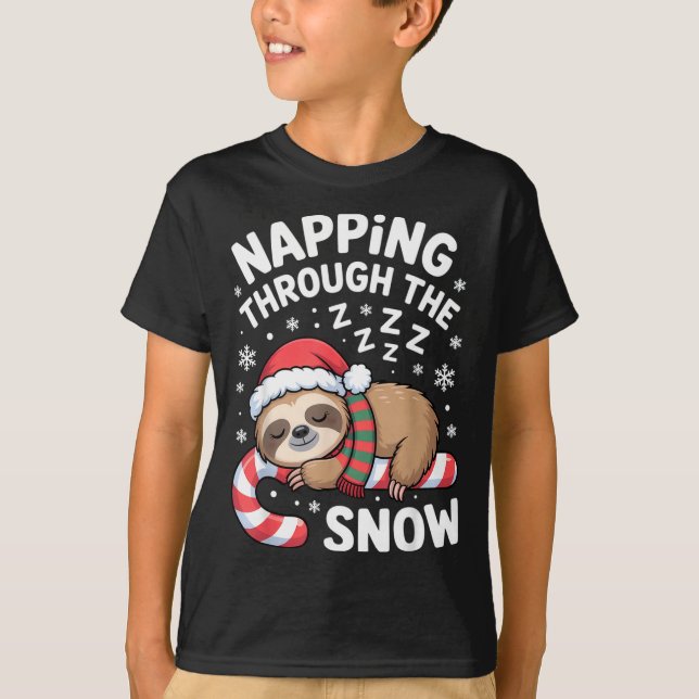 Camiseta Napng Through The Snow Funny Sloth Candy Cane Xmas (Anverso)
