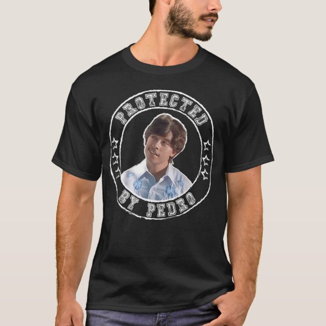 Camiseta Napoleon Dynamite Protected By Pedro Circle Tarik (Anverso)