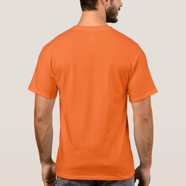 Camiseta naranja letras